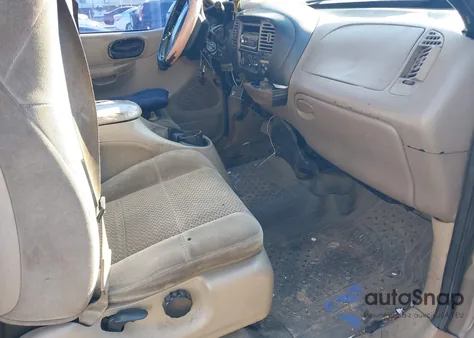 2001 Ford F-150 Xl/Xlt z USA, uszkodzony, nr VIN 1FTZX17231NA67910